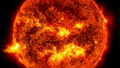 Le Soleil en colère, provoquant une éruption gigantesque Le Soleil en colère, provoquant une éruption gigantesque